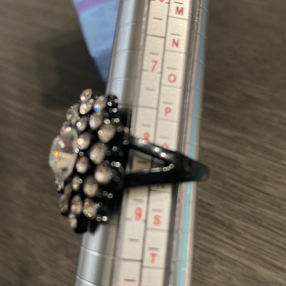 Black Metal Rhinestone Burst Ring New - Picture 10 of 10